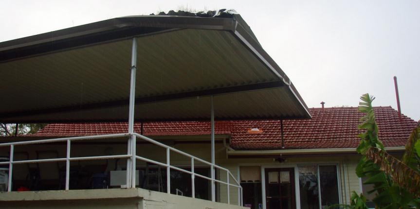 0deb1182916f76419885d518df6c7ae1_3-before-patio--863-430-c