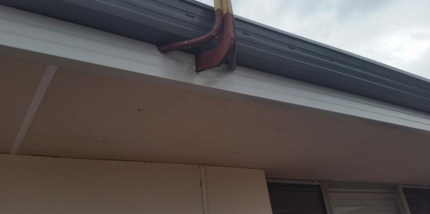 4206720192720126c84e196d1d8bc87f_Eaves-Installed-2-863-430-c
