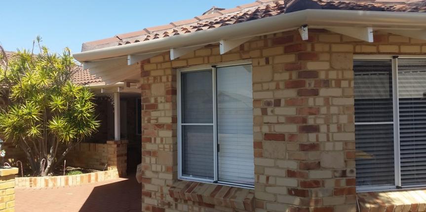 Quarter round gutter and fascia
